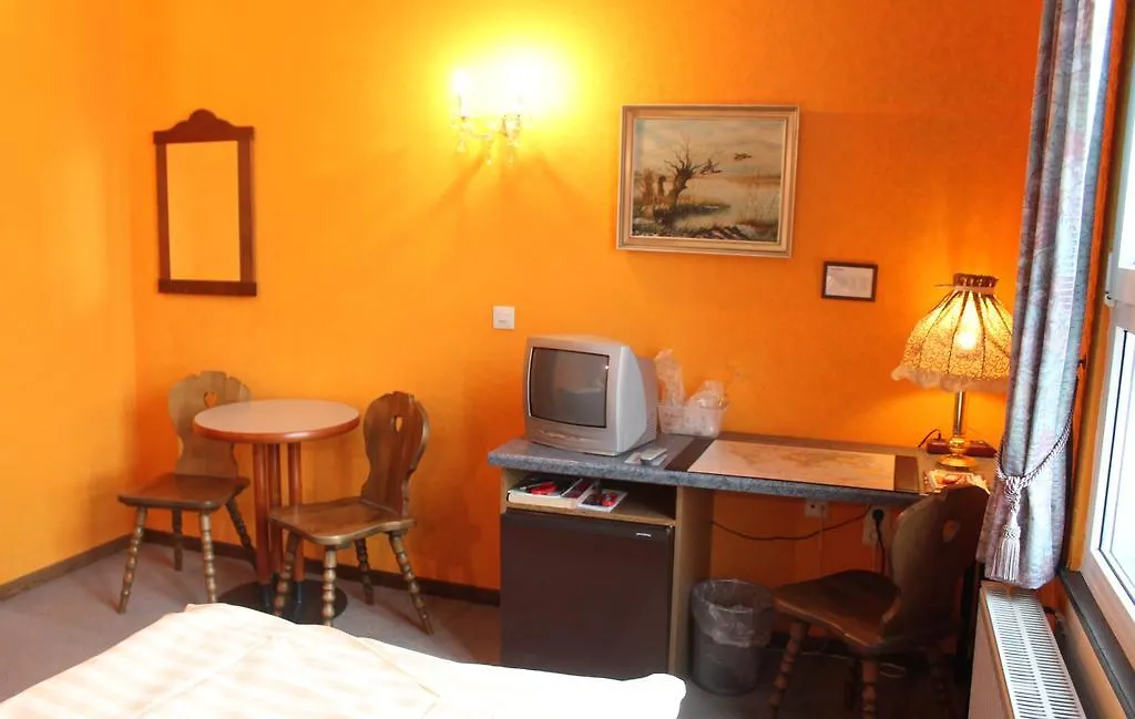 דיסלדורף Hotel Adler