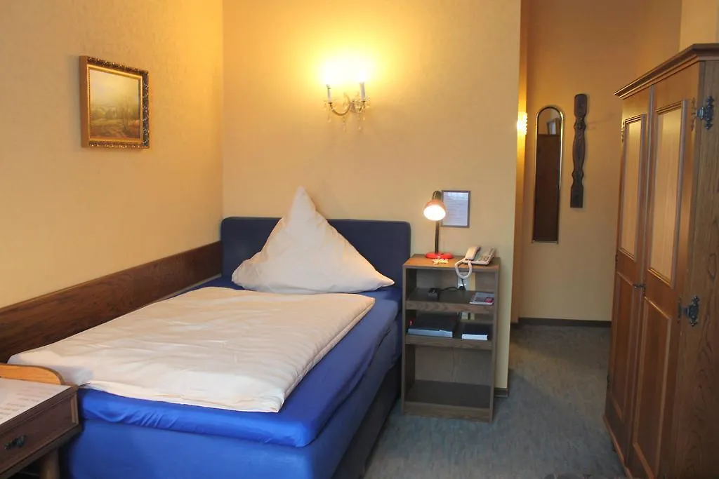 דיסלדורף Hotel Adler 3*,