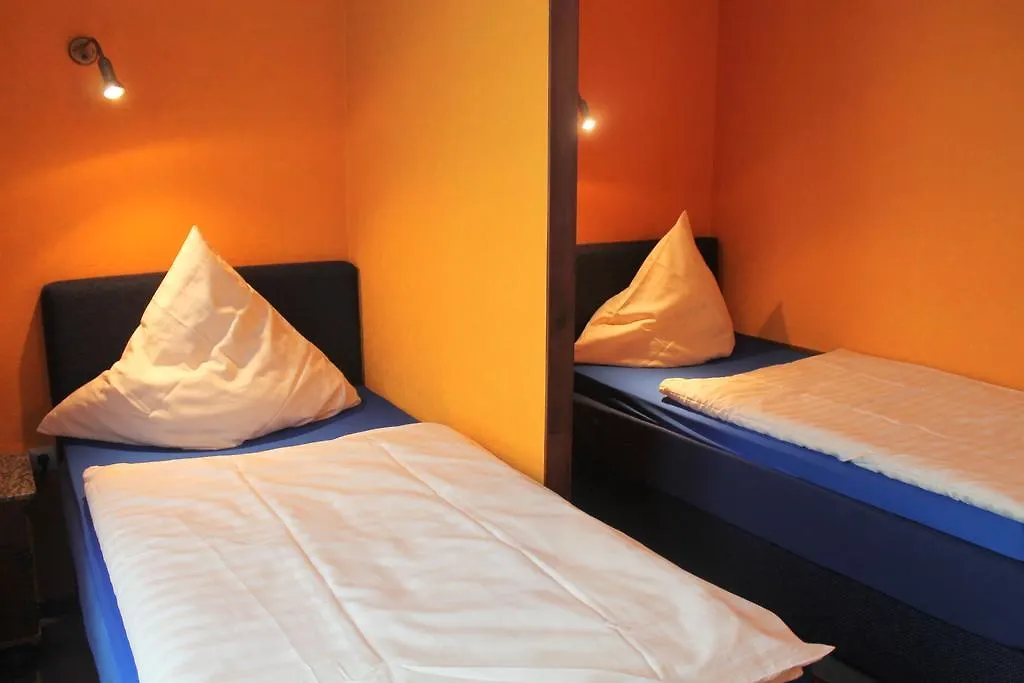 דיסלדורף Hotel Adler