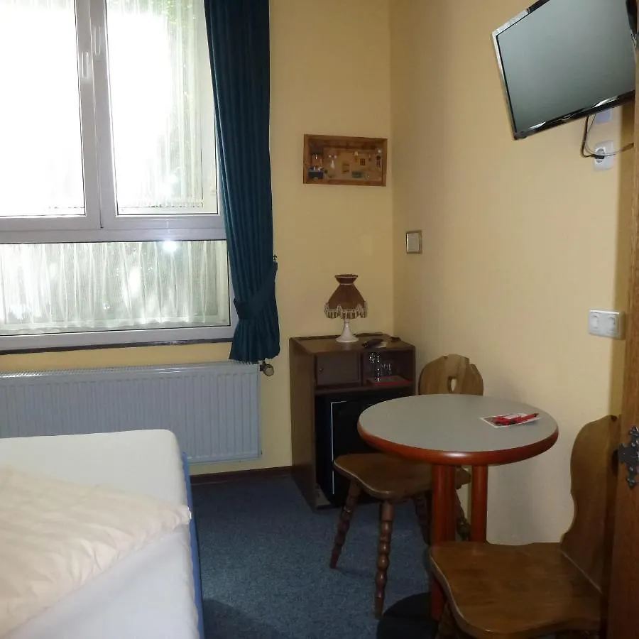 ***  דיסלדורף Hotel Adler גרמניה