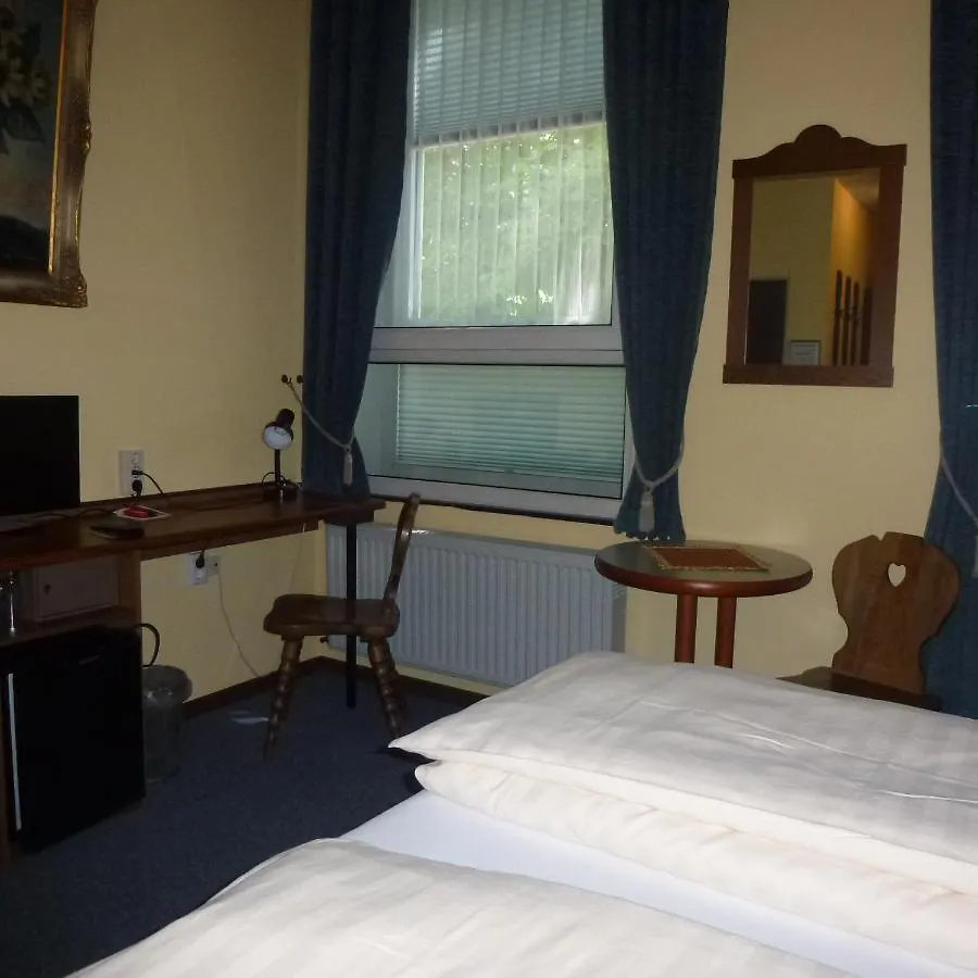 דיסלדורף Hotel Adler